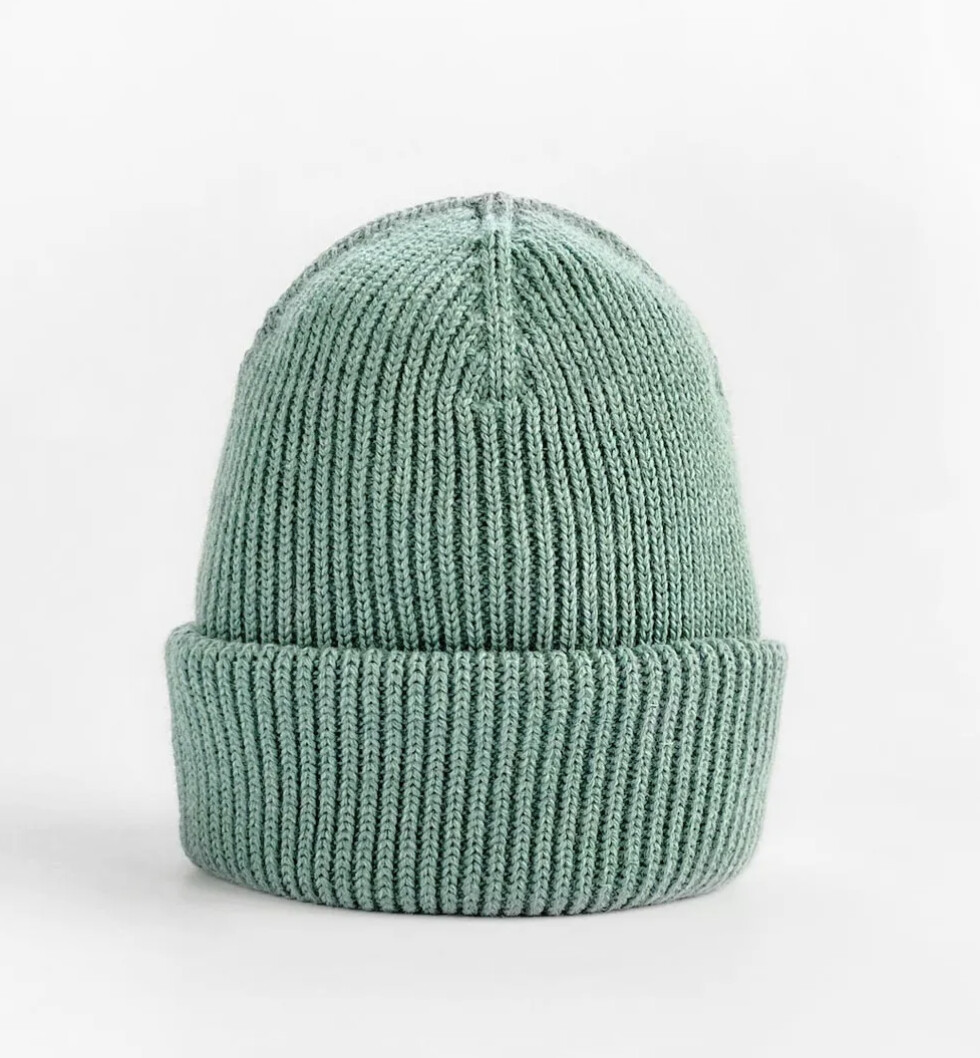 Un bonnet de couleur turquoise